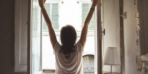 Beitragsbild des Blogbeitrags Morgenmuffel Ade – 7 Tipps wie du es schaffst, morgens aus dem Bett zu kommen 