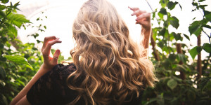 Beitragsbild des Blogbeitrags Do It Yourself! Die Besten Tipps zur Haarpflege Zuhause