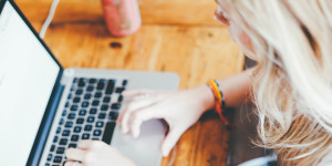 Beitragsbild des Blogbeitrags Läufst du noch im Hamsterrad? 5 Tipps für mehr Klarheit im Arbeitsleben
