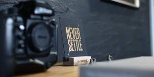 Beitragsbild des Blogbeitrags 11 inspirierende Lebensweisheiten für mehr Motivation, Produktivität und Gelassenheit im Arbeitsalltag