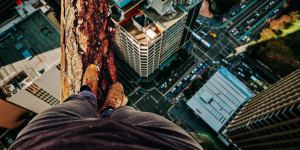 Beitragsbild des Blogbeitrags In 4 Schritten zu mehr Mut in schwierigen Zeiten