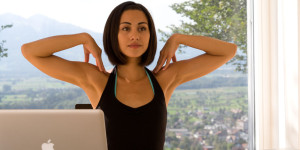 Beitragsbild des Blogbeitrags Die TOP 10 Fitnessübungen fürs Büro