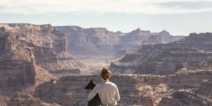 Beitragsbild des Blogbeitrags Achtsam durchs Leben – 10 Tipps und Tricks, wie du zusammen mit deinem Hund mehr Achtsamkeit praktizieren kannst