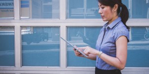 Beitragsbild des Blogbeitrags In vier Schritten zur perfekten Business-Garderobe für Frauen 