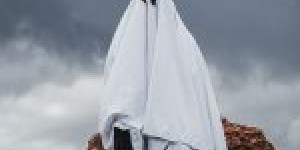 Beitragsbild des Blogbeitrags Der Fußball ist auch im Geisterhaus ganz lebendig (DAS COMEBACK)