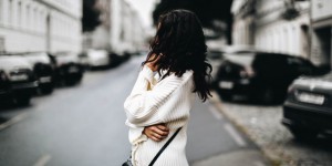 Beitragsbild des Blogbeitrags Konsumverhalten überdenken: Kaufe ich mir gerade mein Glück? 