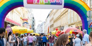 Beitragsbild des Blogbeitrags Straßenfest: Andersrum ist nicht verkehrt in Mariahilf