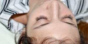 Beitragsbild des Blogbeitrags Let’s Fake It: Wimpernverlängerung