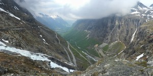 Beitragsbild des Blogbeitrags Trollstigen: Roadtrip entlang der abenteuerlichen Passstraße in Norwegen 