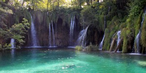 Beitragsbild des Blogbeitrags Unterwegs in Kroatiens Nationalparks: Plitvicer Seen und Kletterparadies Paklencia 