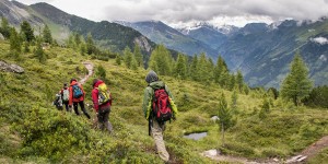 Beitragsbild des Blogbeitrags Aktiv- und Genussreisen im Gasteinertal: Wandern und Kulinarik im Zeichen der Elemente 