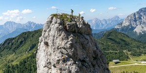 Beitragsbild des Blogbeitrags Kärnten Aktiv-Urlaub mit Nervenkitzel: Der Däumling-Klettersteig auf den Gartnerkofel am Nassfeld 