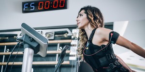 Beitragsbild des Blogbeitrags Fitness Studios mit EMS Training – Muskel Training mit Reizstrom – Vorteile 