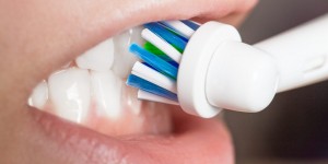 Beitragsbild des Blogbeitrags Elektrische Zahnbürsten – Vorteil, Typen, Empfehlungen