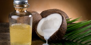Beitragsbild des Blogbeitrags Kokosöl – Heilmittel, Nahrungsmittel, Kosmetikprodukt, Inhaltsstoffe