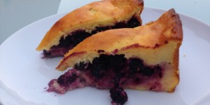 Beitragsbild des Blogbeitrags Cheesecake mit Maulbeeren – ein Sommerrezept 