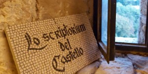 Beitragsbild des Blogbeitrags Wie im Mittelalter Papier und Bücher entstanden