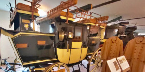 Beitragsbild des Blogbeitrags Museum mit historischen Kutschen und Spielzeug