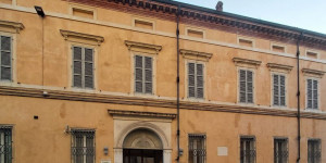 Beitragsbild des Blogbeitrags Der Luxus, in einer Ex-Adelsresidenz zu nächtigen