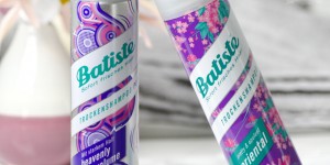 Beitragsbild des Blogbeitrags {Must-haves} Schnelle Auffrischung für zwischendurch - Batiste Trockenshampoo 