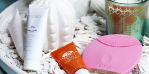Beitragsbild des Blogbeitrags {Must-haves} Themenwoche - Meine 3 liebsten Urlaubs-Pflege Essentials
