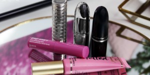 Beitragsbild des Blogbeitrags {Must-haves} Themenwoche - Meine liebsten Lippenprodukte für den Sommer