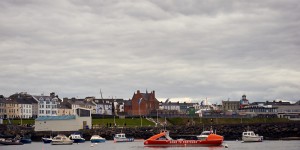 Beitragsbild des Blogbeitrags Causeway Coast seen from the sea 