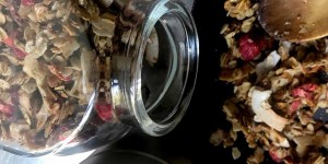 Beitragsbild des Blogbeitrags Rezept: Erdbeer Kokos Granola 