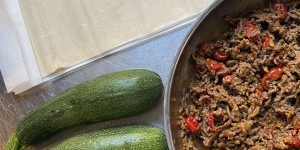 Beitragsbild des Blogbeitrags Ernteküche: Zucchini Pastete mit Faschiertem