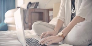 Beitragsbild des Blogbeitrags No Coding Skills Needed — How to Embed Your Social Media Wall on Your Website Using Website Builders