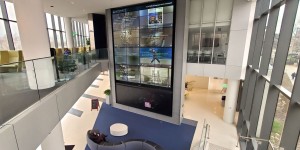 Beitragsbild des Blogbeitrags Social Media Walls For Universities How Case Western Reserve University Integrated a Gigantic Social Wall on Campus