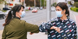 Beitragsbild des Blogbeitrags Crisis Communication Meets Social Media How Organisations Used Social Walls During the 2020 Pandemic