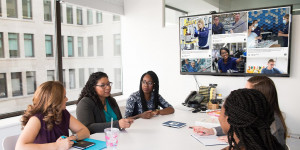 Beitragsbild des Blogbeitrags How to Create Social Media Feed Displays with ScreenCloud and Walls.io We partnered with ScreenCloud to Help You Showcase Curated Social Media Feed Displays Anytime, Anywhere