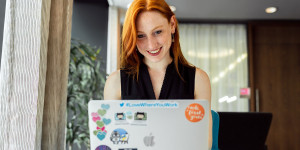 Beitragsbild des Blogbeitrags How to Embed a Social Media Wall on Virtual Event Platforms Make Your Event Run Smoothly With Virtual Event Platforms and Social Media Walls