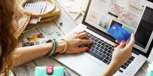 Beitragsbild des Blogbeitrags How to Increase Online Sales Through Social Media in 4 Steps Increase Sales Through Social Media by Combining a User-Generated Content Feed with Call-to-Action Buttons