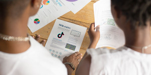 Beitragsbild des Blogbeitrags How To Create A TikTok Marketing Strategy In 2022 Blend This TikTok Marketing Strategy With Your Current Efforts