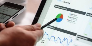 Beitragsbild des Blogbeitrags How Social Listening Helps Marketing Managers Improve Their Strategies