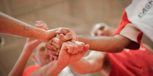 Beitragsbild des Blogbeitrags Social-Media-Team aufbauen – so gehst du richtig vor