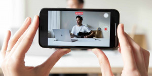 Beitragsbild des Blogbeitrags YouTube Marketing Strategie – der Guide für erfolgreiches Videomarketing
