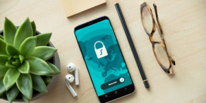 Beitragsbild des Blogbeitrags Social-Media-Sicherheit – 10 Tipps für ein sicheres Social Media Management