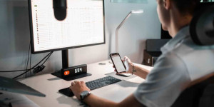 Beitragsbild des Blogbeitrags YouTube-Kanal erstellen – so gehst du am besten vor