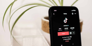 Beitragsbild des Blogbeitrags So erstellst du einen TikTok-Business-Account