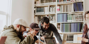 Beitragsbild des Blogbeitrags Social Media Management für Hochschulen – Tipps für eine gute Strategie