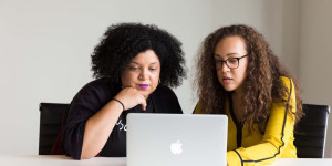 Beitragsbild des Blogbeitrags Corporate Influencer:innen: Wie sie dein Unternehmen voranbringen