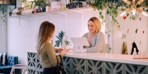 Beitragsbild des Blogbeitrags Kunden gewinnen mit Social Media – so steigerst du deine Umsätze