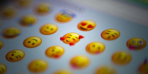 Beitragsbild des Blogbeitrags Emojis als Marke nutzen: So unterstützen sie dich im Social Media Marketing 