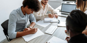 Beitragsbild des Blogbeitrags So erstellst du ein gutes Social Media Briefing