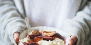 Beitragsbild des Blogbeitrags Milchreis mit Zwetschkenkompott