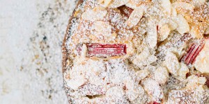 Beitragsbild des Blogbeitrags Rhabarberkuchen mit Mandeln
