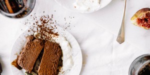 Beitragsbild des Blogbeitrags Semifreddo al cioccolato // Schokoladen-Semifreddo (Werbung)